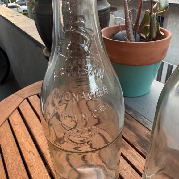 Geyer Freres Artisan Limonadier Glass Bottles Set Of 2 With Swing Top - Picture 3 of 5